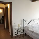 Apart-hotel Giuly Rosselmini