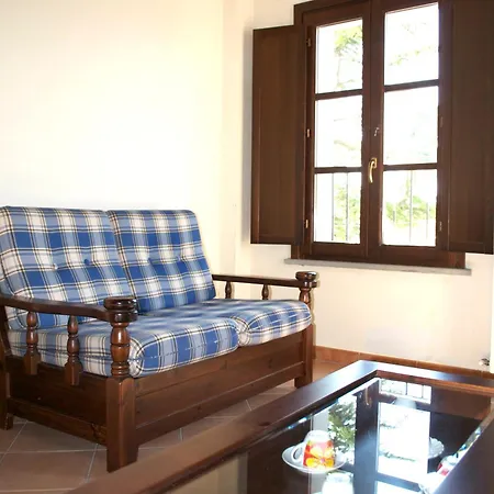 Giuly Rosselmini Hotel apartamentowy 3*