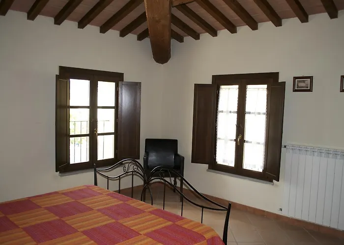 Giuly Rosselmini アパートホテル Pieve di Santa Luce