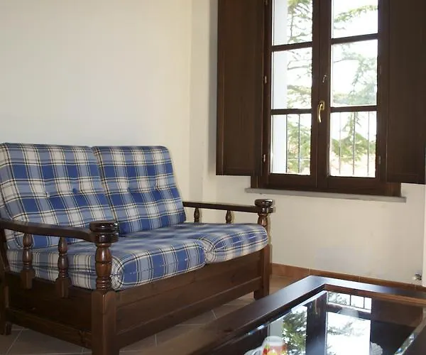 Giuly Rosselmini アパートホテル Pieve di Santa Luce